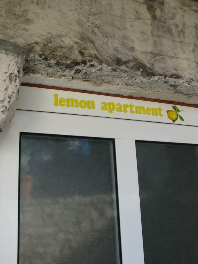 Apartments And Room Lemon Vis Exteriör bild